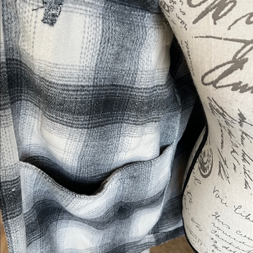 American Eagle Outfitters AEO Unisex Black Gray White Plaid Jacket Coat Shacket - Picture 3 of 11